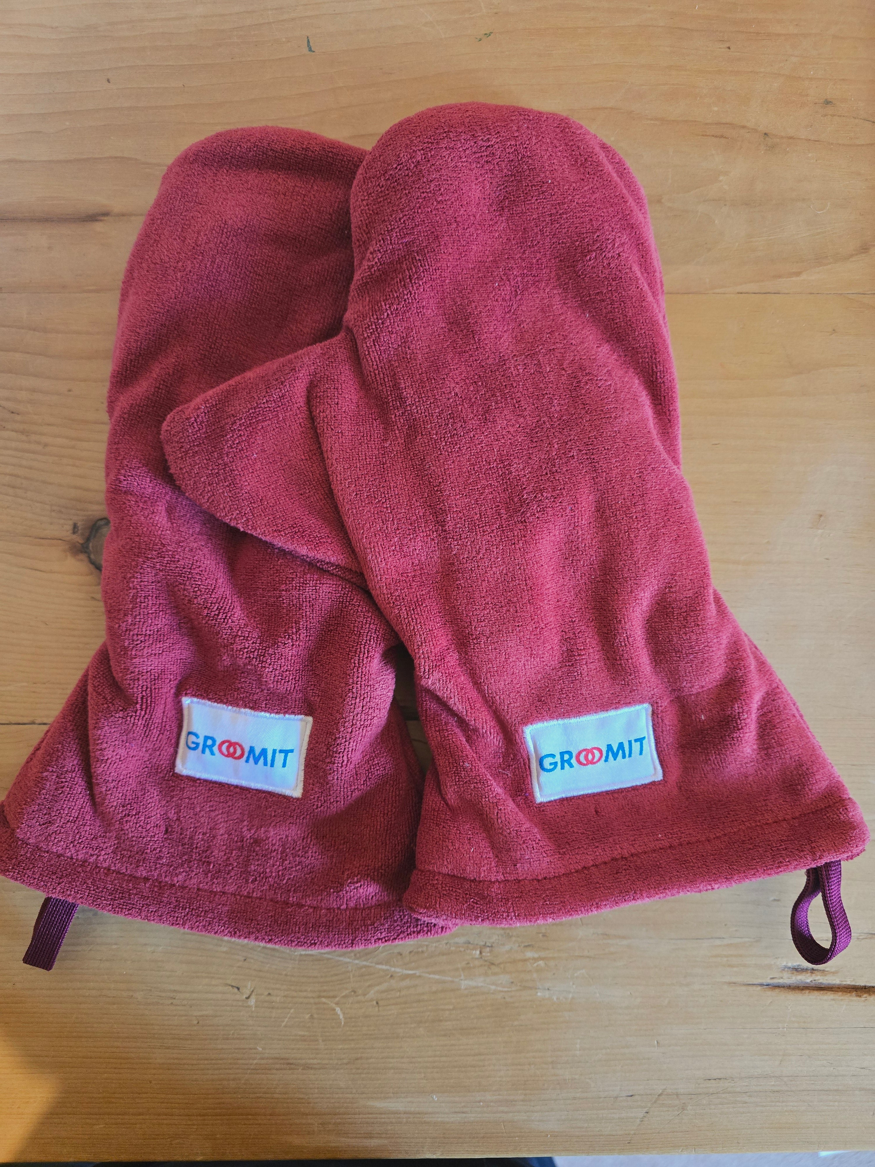 Groomit dog drying mitts